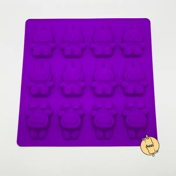 قالب سیلیکونی طرح لبوبو 8 خانه سایز 7 در 4.5 سانت